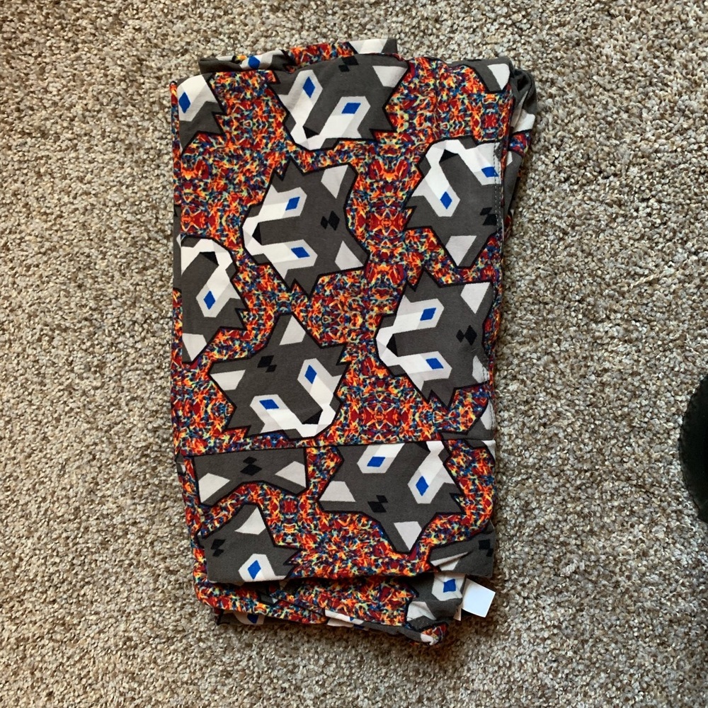 Lularoe OS “husky leggings”